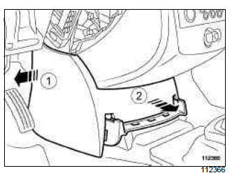 Renault Clio. Distribution motor: Removal - Refitting