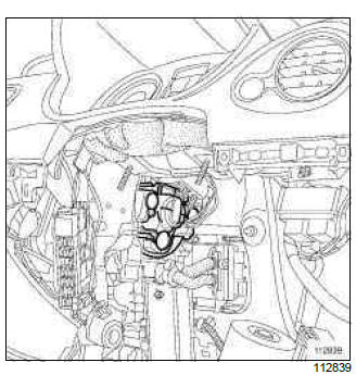 Renault Clio. Fan assembly: Removal - Refitting