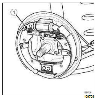Renault Clio. Rear brake cylinder: Removal - Refitting