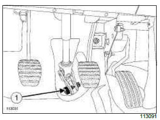 Renault Clio. Steering column: Removal - Refitting