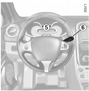 Renault Clio. Instrument panel 5 in miles