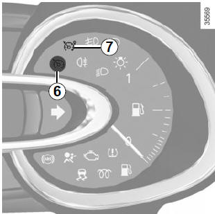 Renault Clio. Activating cruise control