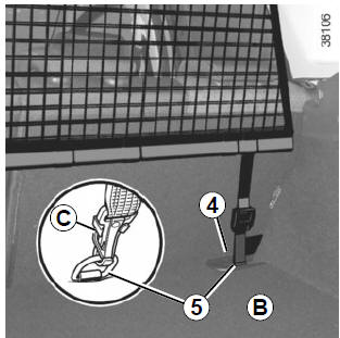 Renault Clio. Fitting the luggage net behind the rear bench seat