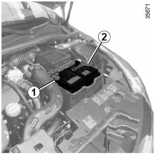 Renault Clio. Starting the vehicle using the battery from another vehicle