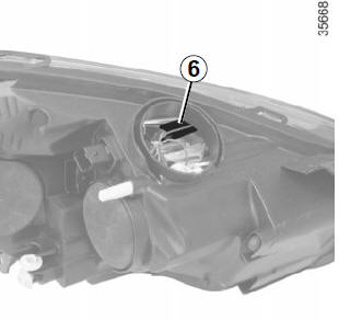 Renault Clio. Front side light