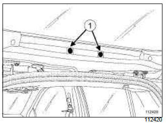 Renault Clio. 3rd brake light: Removal - Refitting