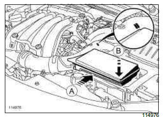 Renault Clio. Air resonator: Removal - Refitting