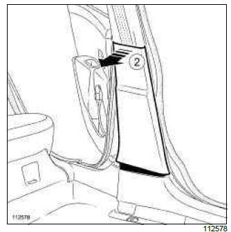 Renault Clio. B-pillar trim: Removal - Refitting
