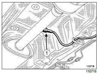 Renault Clio. Catalytic converter: Removal - Refitting