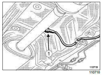 Renault Clio. Catalytic converter: Removal - Refitting