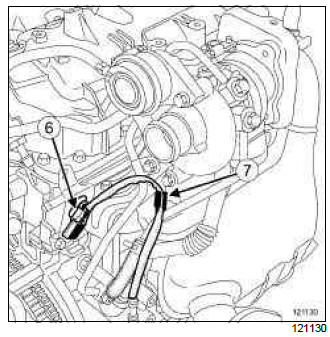 Renault Clio. Catalytic pre-converter: Removal - Refitting