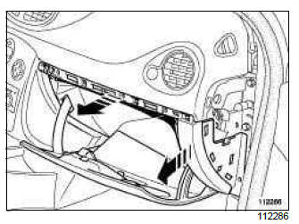 Renault Clio. Glovebox: Removal - Refitting