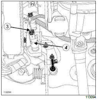 Renault Clio. Clutch pedal