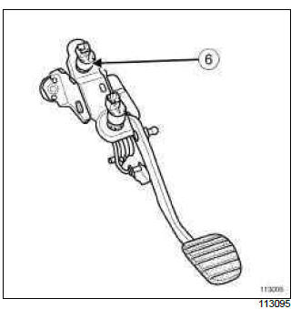 Renault Clio. Clutch pedal