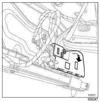 Renault Clio. Complete front seat: Removal - Refitting