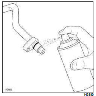 Renault Clio. Compressor