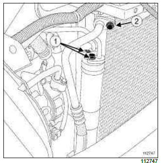 Renault Clio. Condenser: Removal - Refitting