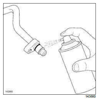 Renault Clio. Condenser: Removal - Refitting