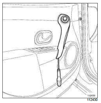 Renault Clio. Exterior rear view mirror control switch: Removal - Refitting