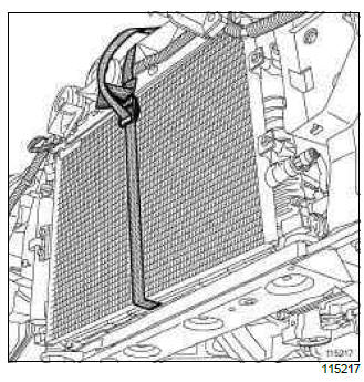 Renault Clio. Cooling radiator: Removal - Refitting