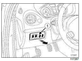 Renault Clio. Switch: Removal - Refitting