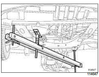 Renault Clio. Brake servo