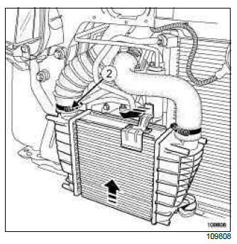 Renault Clio. Cylinder head: Removal - Refitting