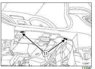 Renault Clio. Dashboard cover gaiter: Removal - Refitting