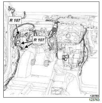 Renault Clio. Dashboard wiring