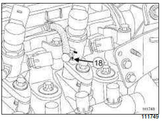 Renault Clio. Diesel injector: Removal - Refitting