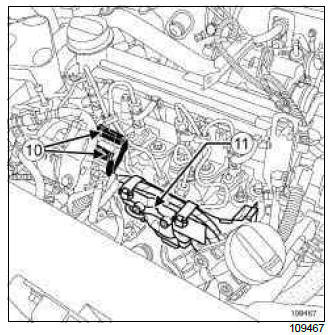 Renault Clio. Diesel injector: Removal - Refitting