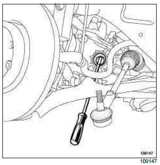 Renault Clio. Differential output seal: Removal - Refitting