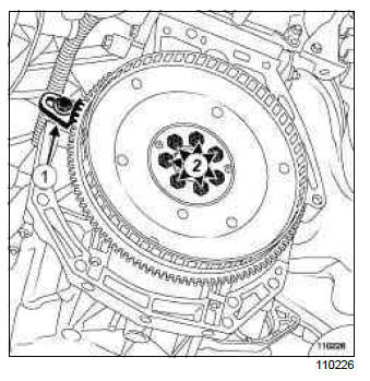 Renault Clio. Drive plate: Removal - Refitting