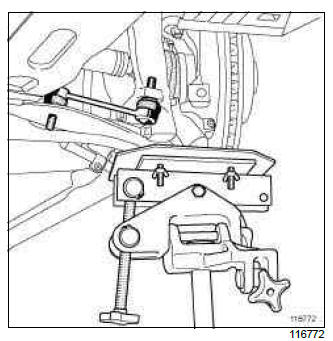 Renault Clio. Front right-hand driveshaft: Removal - Refitting