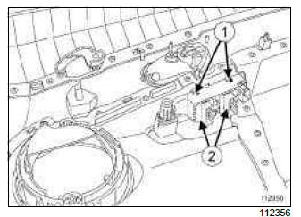 Renault Clio. Front electric window switches on driver's door: Removal - Refitting