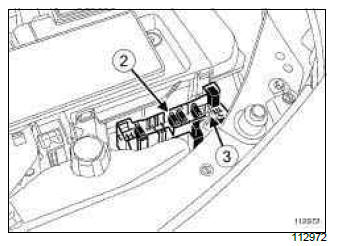 Renault Clio. Expansion bottle: Removal - Refitting