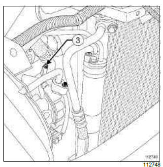 Renault Clio. Expansion valve - compressor connecting pipe: Removal - Refitting
