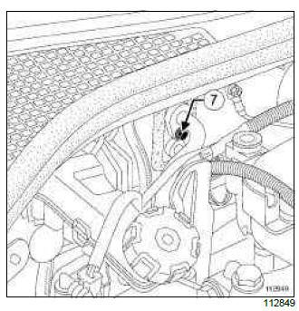 Renault Clio. Expansion valve - compressor connecting pipe: Removal - Refitting