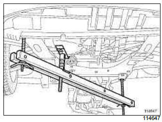 Renault Clio. Brake servo