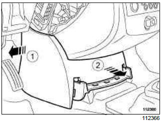 Renault Clio. Fan assembly: Removal - Refitting