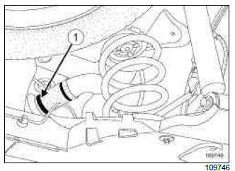 Renault Clio. Filler neck: Removal - Refitting