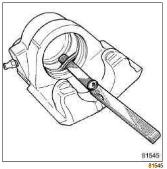 Renault Clio. Front brake calliper: Repair