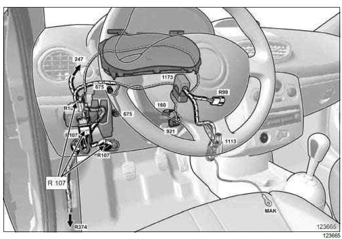 Renault Clio. Front left-hand wiring