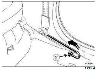 Renault Clio. Front pyrotechnic inertia reel: Removal - Refitting