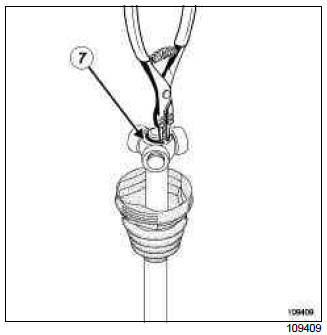 Renault Clio. Front right-hand driveshaft gaiter, gearbox side: Removal - Refitting