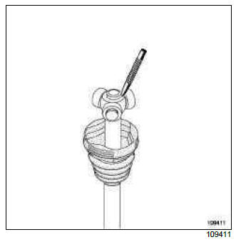 Renault Clio. Front right-hand driveshaft gaiter, gearbox side: Removal - Refitting