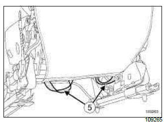 Renault Clio. Front seat base trim: Removal - Refitting