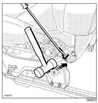 Renault Clio. Front seat height adjustment: Removal - Refitting