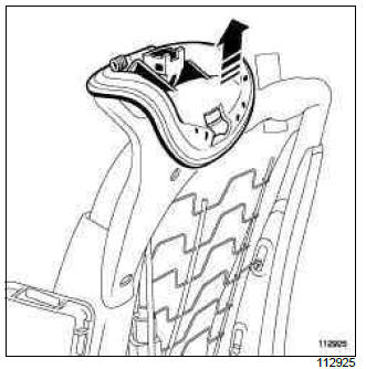 Renault Clio. Front seat: Stripping - Rebuilding