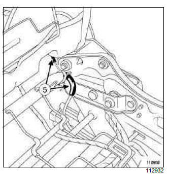 Renault Clio. Front seat: Stripping - Rebuilding